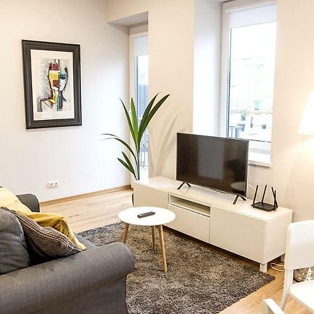 Modern 1Bd Apartment In Old Town By Hostlovers Kaunas Exteriér fotografie